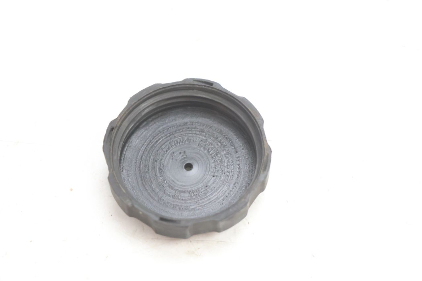 photo de FUEL TANK CAP PEUGEOT SPEEDFIGHT LC 50 (1996 - 2002) - Zoom on usage condition