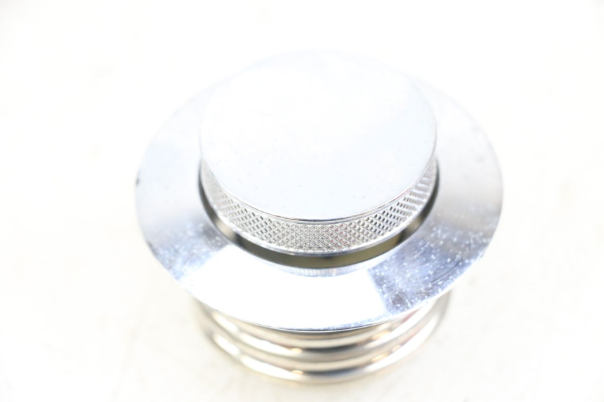 photo de FUEL TANK CAP HARLEY DAVIDSON SPORTSTER XL CUSTOM 1200 (2003 - 2004) - Main view