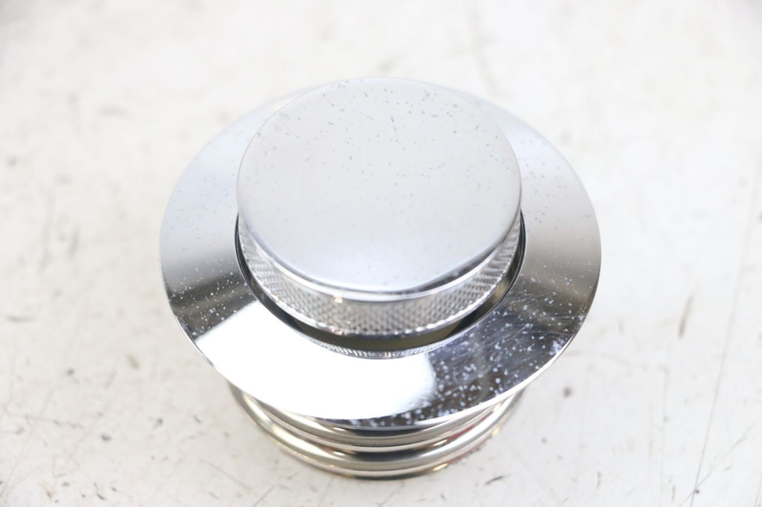 photo de FUEL TANK CAP HARLEY DAVIDSON SPORTSTER XL CUSTOM 1200 (2003 - 2004) - Fixing points details