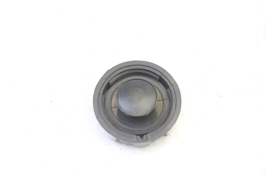 photo de FUEL TANK CAP PEUGEOT STREETZONE I 2T 50 (2018 - 2020) - Zoom on usage condition
