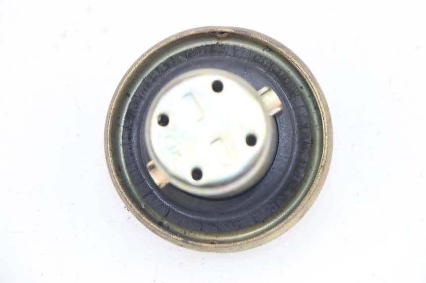 photo de FUEL TANK CAP PEUGEOT SUM UP 125 (2008 - 2013) - Zoom on usage condition