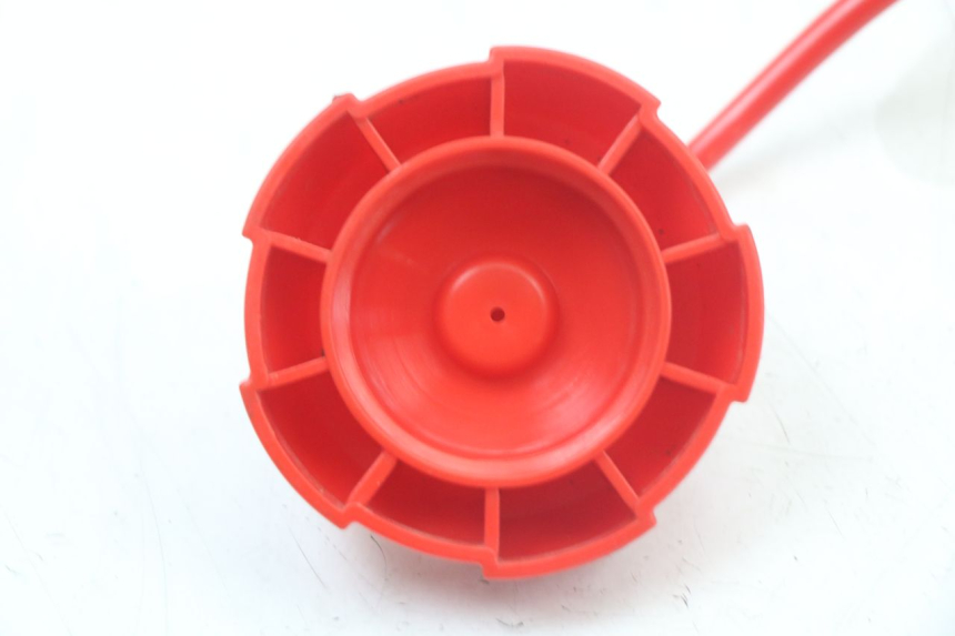 photo de FUEL TANK CAP NITRO MOTORS THUNDER 125 - Technical close-up