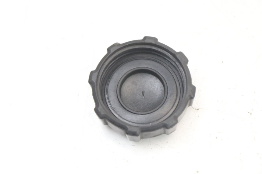 photo de FUEL TANK CAP PIAGGIO TYPHOON 50 (2000 - 2009) - Zoom on usage condition