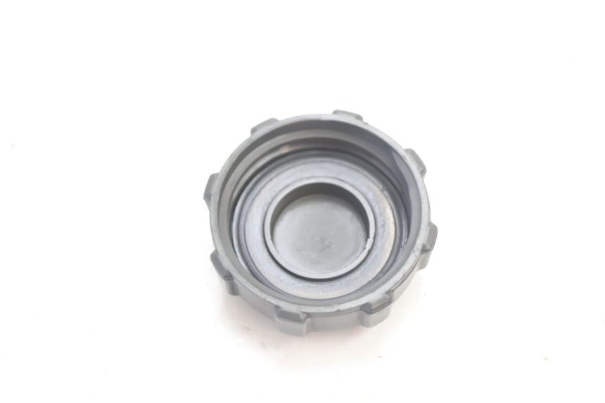 photo de FUEL TANK CAP PIAGGIO TYPHOON 50 (1993 - 1999) - Zoom on usage condition