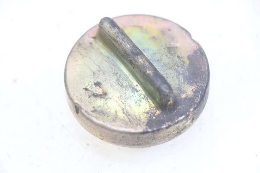 photo de FUEL TANK CAP KYMCO VITALITY 2T 50 (2004 - 2010) - Zoom on usage condition