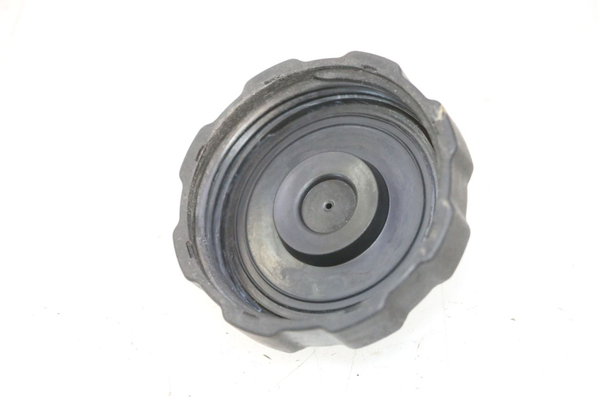 photo de FUEL TANK CAP PEUGEOT VIVACITY NEW 2T 50 (2008 - 2017) - Zoom on usage condition