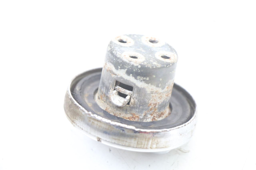 photo de FUEL TANK CAP VONROAD YIBEN 125 (2006 - 2010) - Alternative perspective