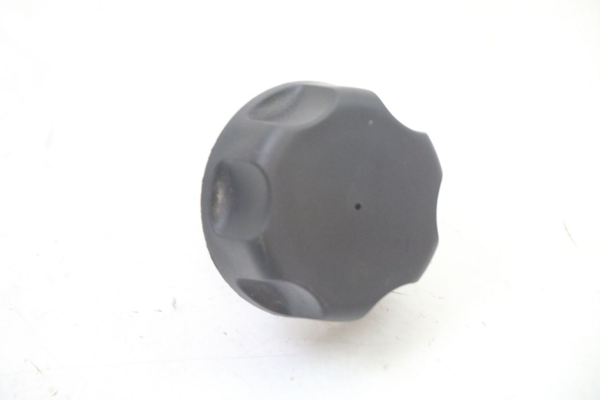 photo de FUEL TANK CAP YAMAHA WHY 50 (1998 - 2000) - Zoom on usage condition