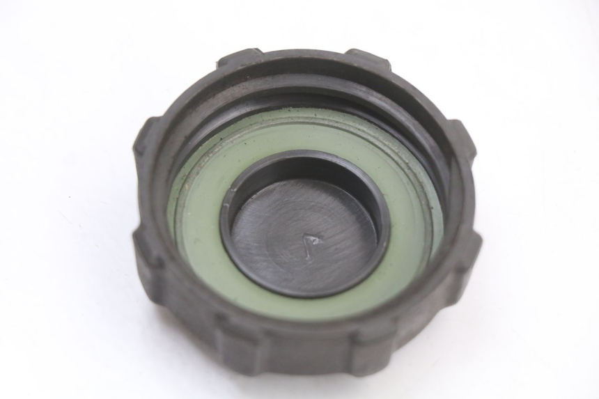 photo de FUEL TANK CAP PIAGGIO X10 125 (2012 - 2017) - Zoom on usage condition