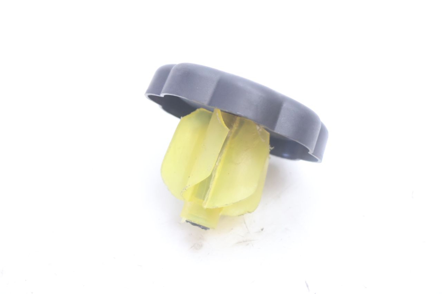 photo de FUEL TANK CAP YAMAHA YP MAJESTY 125 (2007 - 2010) - Main view