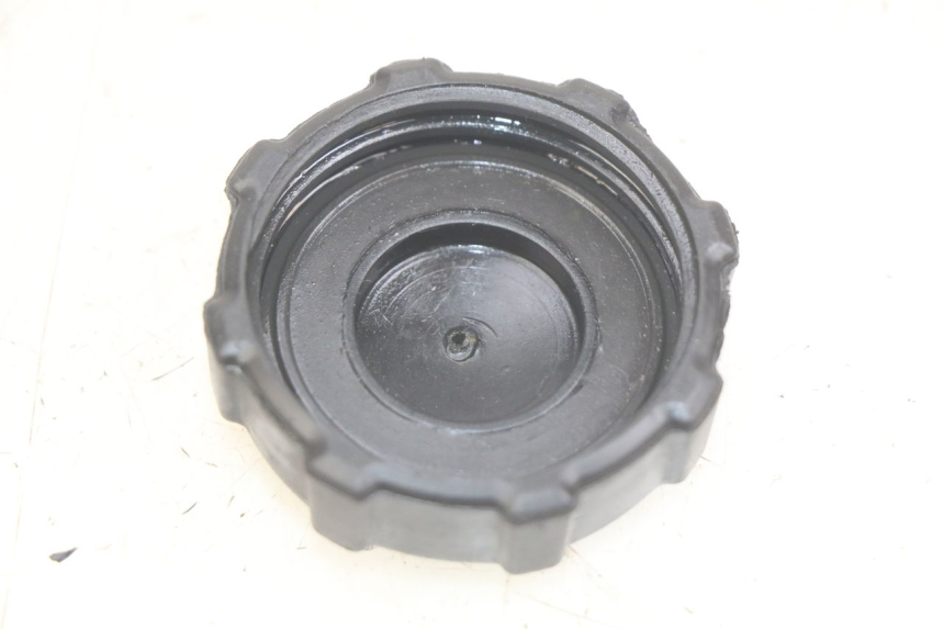 photo de FUEL TANK CAP PIAGGIO ZIP 2T 50 (2009 - 2019) - Zoom on usage condition