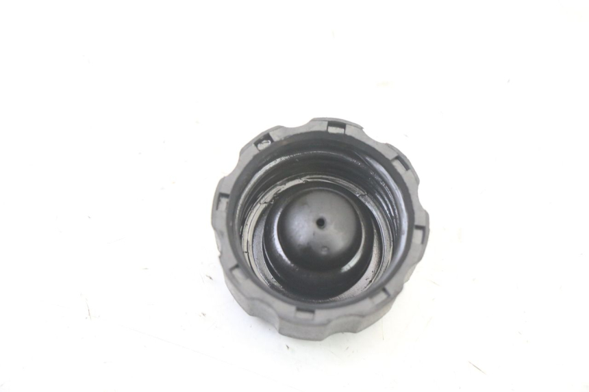 photo de OIL TANK CAP PEUGEOT ELYSTAR 50 (2002 - 2014) - Alternative perspective