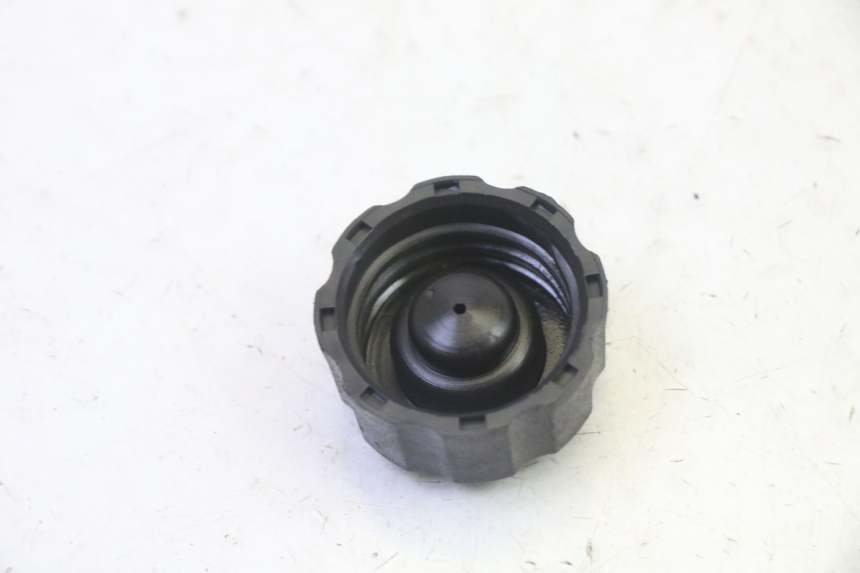 photo de OIL TANK CAP PEUGEOT ELYSTAR 50 (2002 - 2014) - Zoom on usage condition