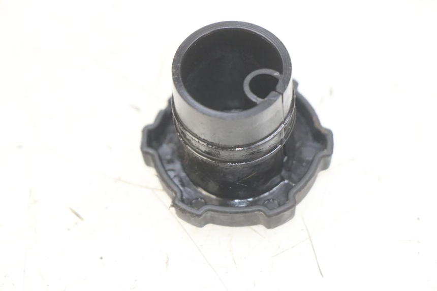 photo de OIL TANK CAP PIAGGIO FLY 2T 50 (2004 - 2017) - Zoom on usage condition