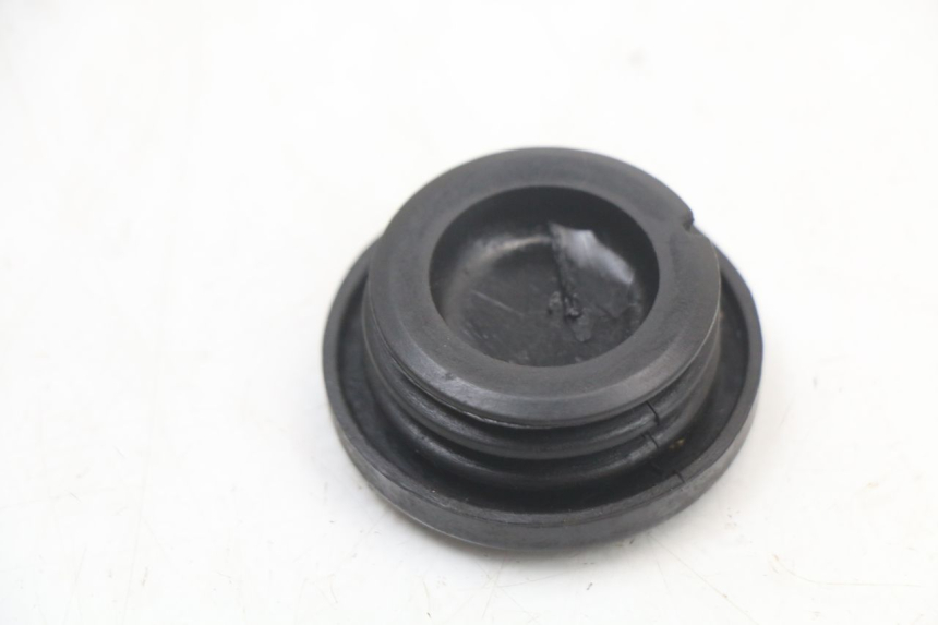 photo de OIL TANK CAP KEEWAY HURRICANE 50 (2006 - 2019) - Zoom on usage condition