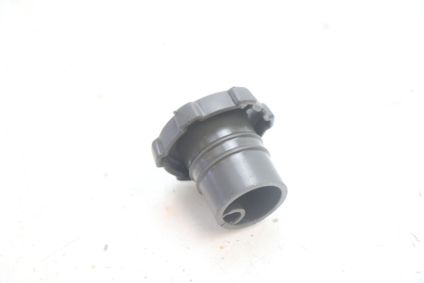photo de OIL TANK CAP PIAGGIO LIBERTY 50 (1998 - 2003) - Zoom on usage condition