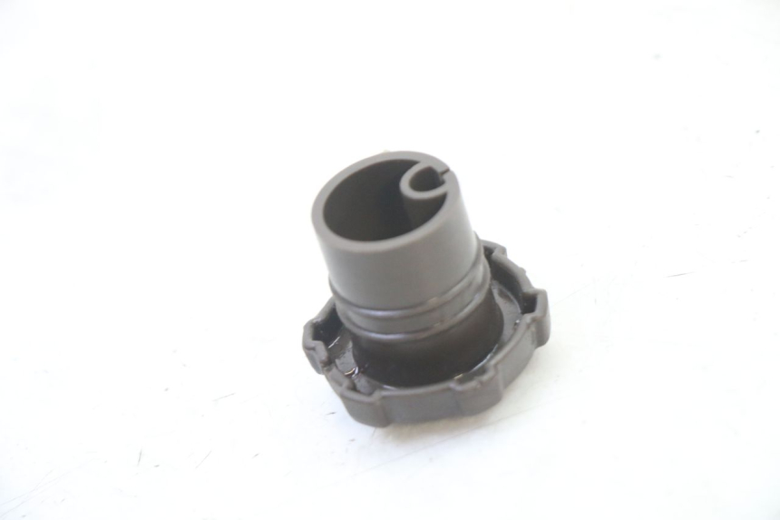 photo de OIL TANK CAP PIAGGIO NRG POWER PUREJET 50 (2018 - 2021) - Zoom on usage condition