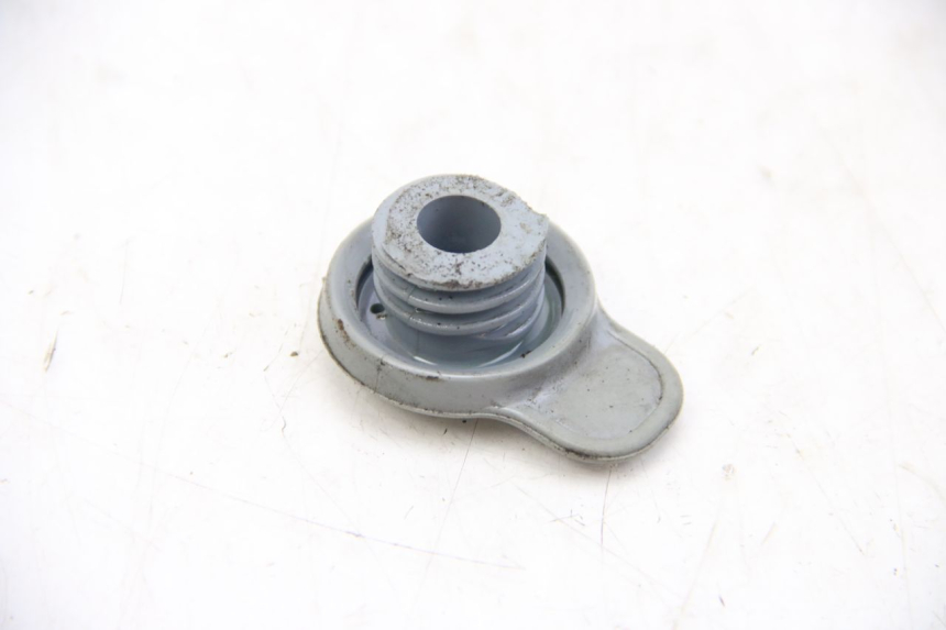 photo de OIL TANK CAP MBK OVETTO 2T 50 (2007 - 2017) - Alternative perspective