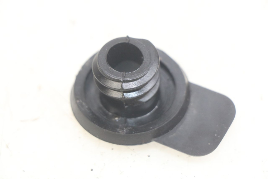 photo de OIL TANK CAP RIDE RACE 2T 50 (2012 - 2017) - Zoom on usage condition