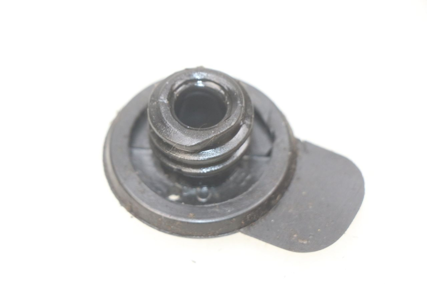 photo de OIL TANK CAP KEEWAY RY6 2T 50 (2011 - 2019) - Component detail