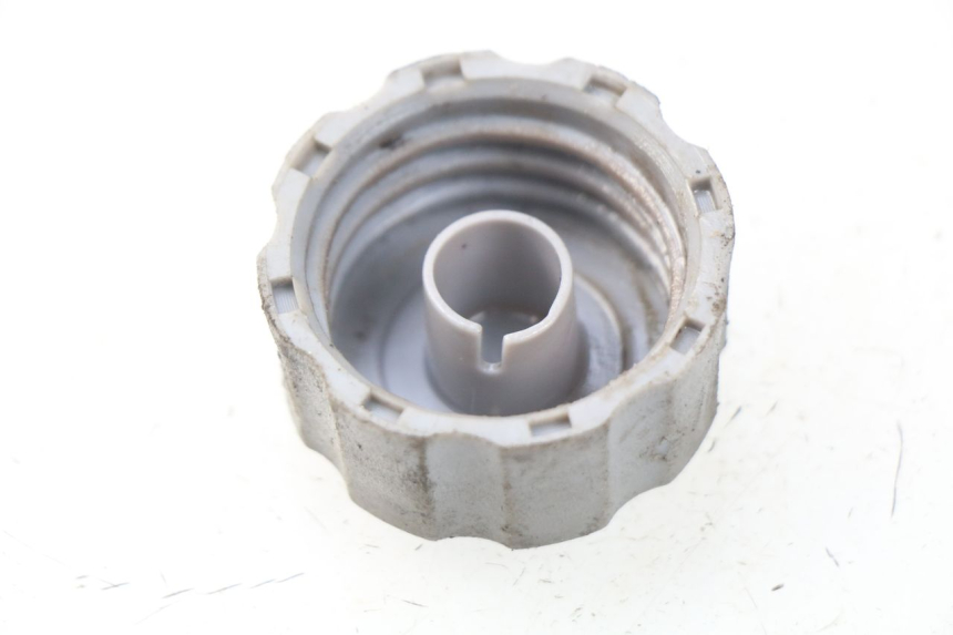 photo de OIL TANK CAP HONDA SJ BALI 50 (1996 - 1999) - Component detail