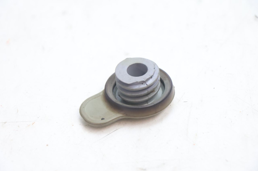 photo de OIL TANK CAP MBK STUNT NAKED 50 (2004 - 2018) - Zoom on usage condition