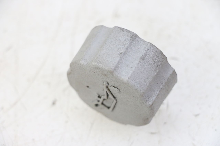 photo de OIL TANK CAP HONDA X8R 50 (1998 - 2003) - Zoom on usage condition