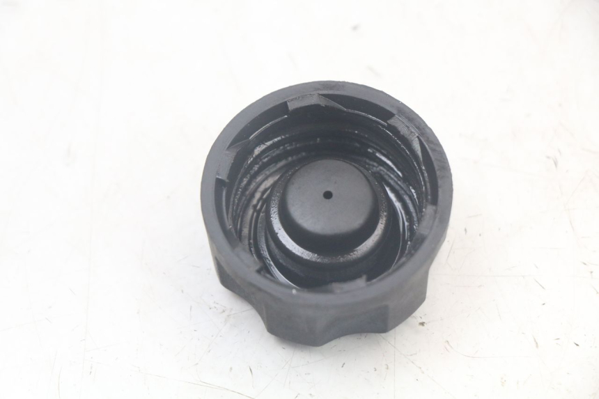 photo de OIL TANK CAP FANTIC XM PERFORMANCE 2T 50 (2021 - 2022) - Zoom on usage condition