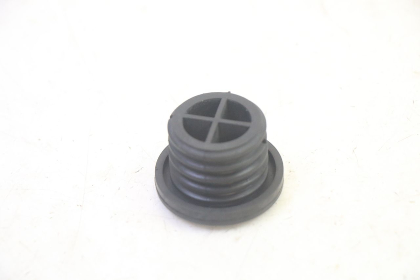 photo de EXPANSION BOTTLE CAP SUZUKI DL V STROM 1000 (2002 - 2007) - Zoom on usage condition