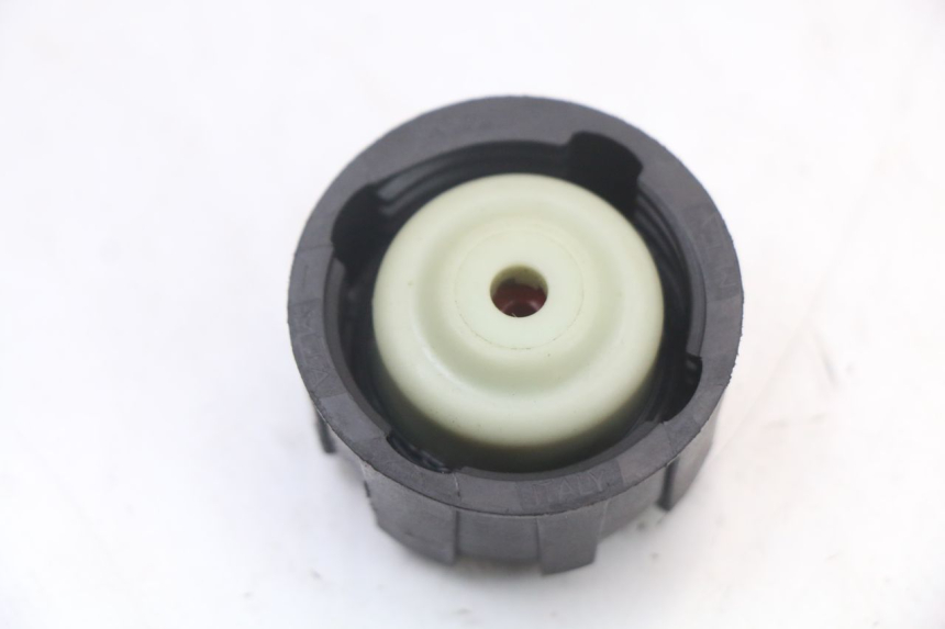 photo de EXPANSION TANK CAP GILERA DNA 50 (2000 - 2007) - Zoom on usage condition