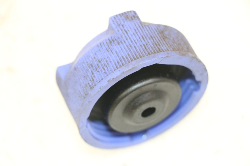 photo de EXPANSION BOTTLE CAP PEUGEOT ELYSTAR 125 (2002 - 2007) - Zoom on usage condition