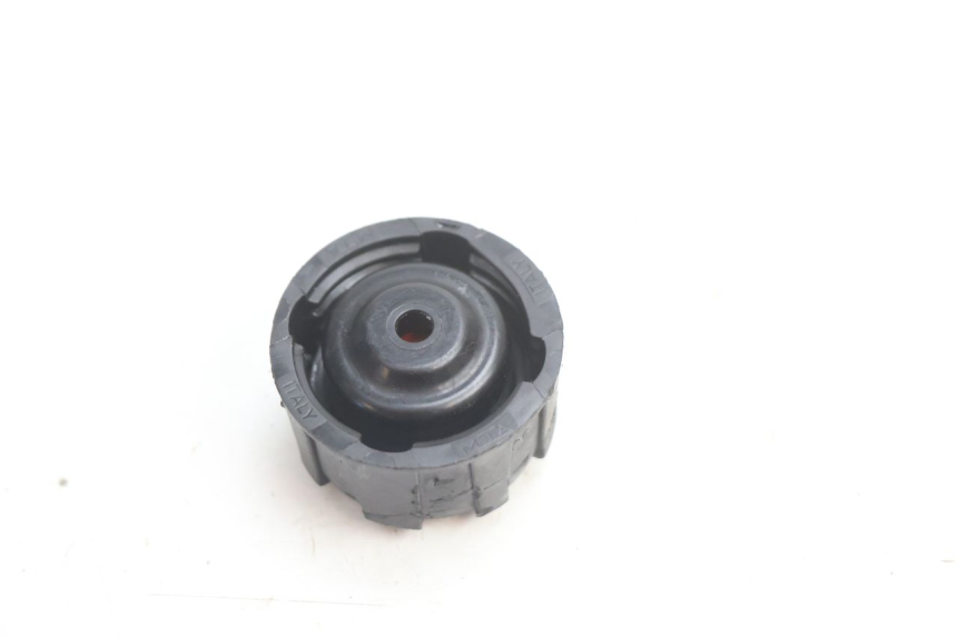 photo de EXPANSION TANK CAP PIAGGIO MP3 LT 400 (2007 - 2012) - Zoom on usage condition