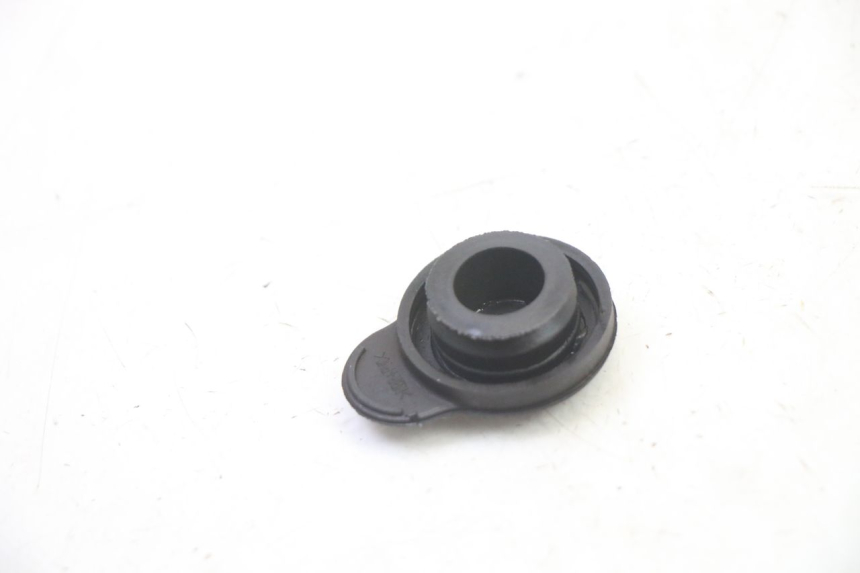 photo de EXPANSION BOTTLE CAP YAMAHA XMAX X-MAX 125 (2021 - 2025) - Zoom on usage condition