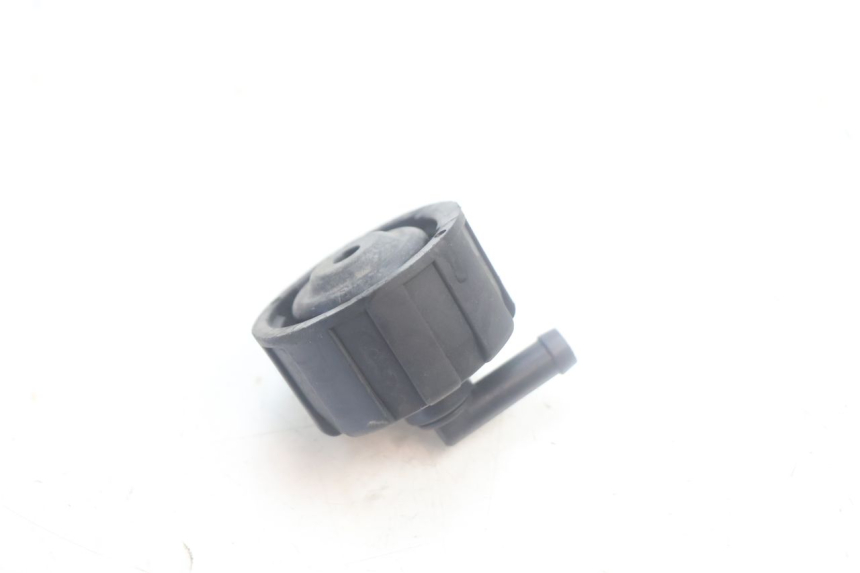 photo de EXPANSION TANK CAP YAMAHA YP MAJESTY 125 (2002 - 2006) - Zoom on usage condition