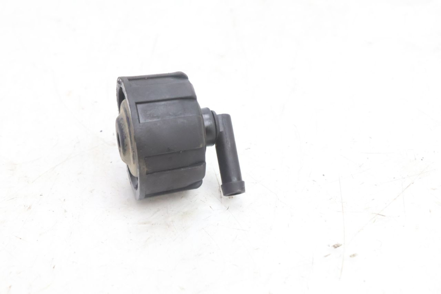 photo de EXPANSION TANK CAP YAMAHA YP MAJESTY 125 (2007 - 2010) - Zoom on usage condition