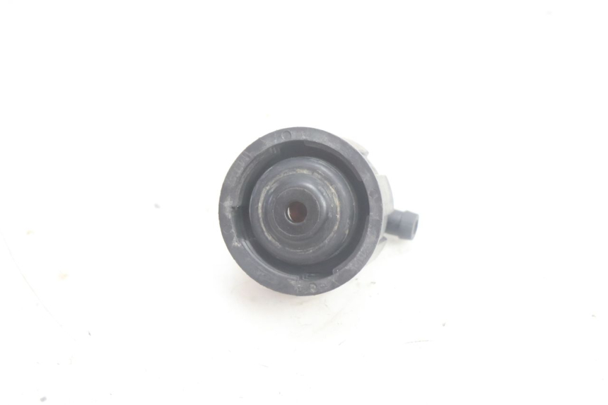 photo de EXPANSION TANK CAP YAMAHA YP MAJESTY 125 (2002 - 2006) - Zoom on usage condition