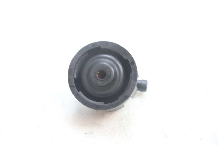 photo de EXPANSION TANK CAP YAMAHA YP MAJESTY 125 (2002 - 2006) - Zoom on usage condition