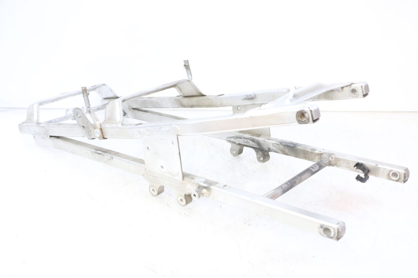 photo de REAR SUBFRAME HONDA CBR RR FIREBLADE 900 (1992 - 1994) - Technical close-up