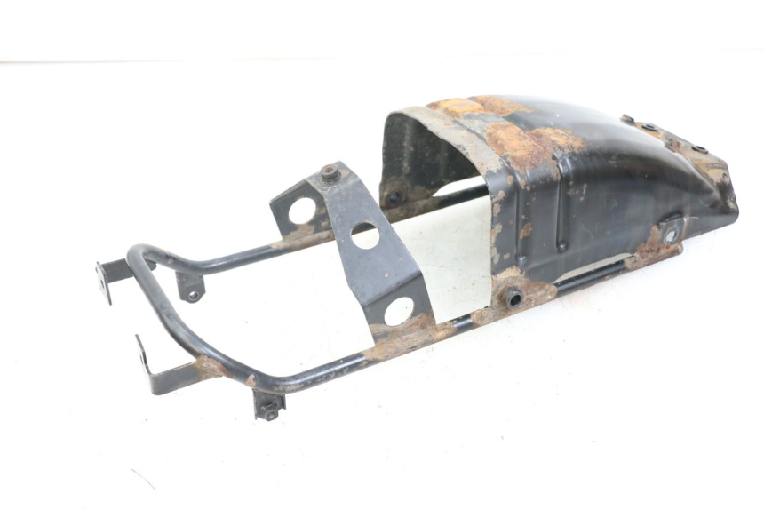 photo de REAR SUBFRAME SUZUKI GZ MARAUDER 125 (1998 - 2004) - Alternative perspective
