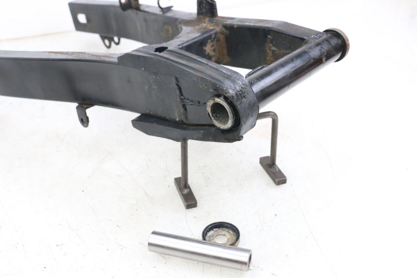 photo de Swingarm HYOSUNG GV AQUILA 125 (2000 - 2009) - Component detail