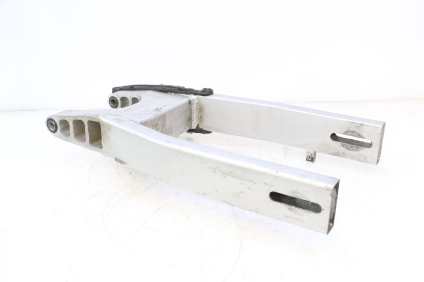 photo de SWING ARM HONDA CB F HORNET 600 (2005 - 2006) - Fixing points details