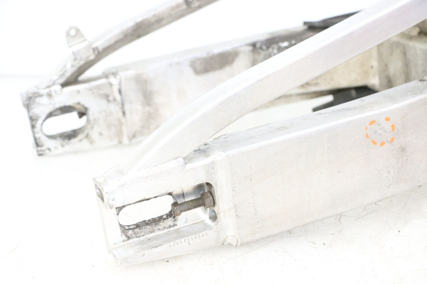 photo de SWING ARM HONDA CBR RR FIREBLADE 900 (1992 - 1994) - Distinctive features