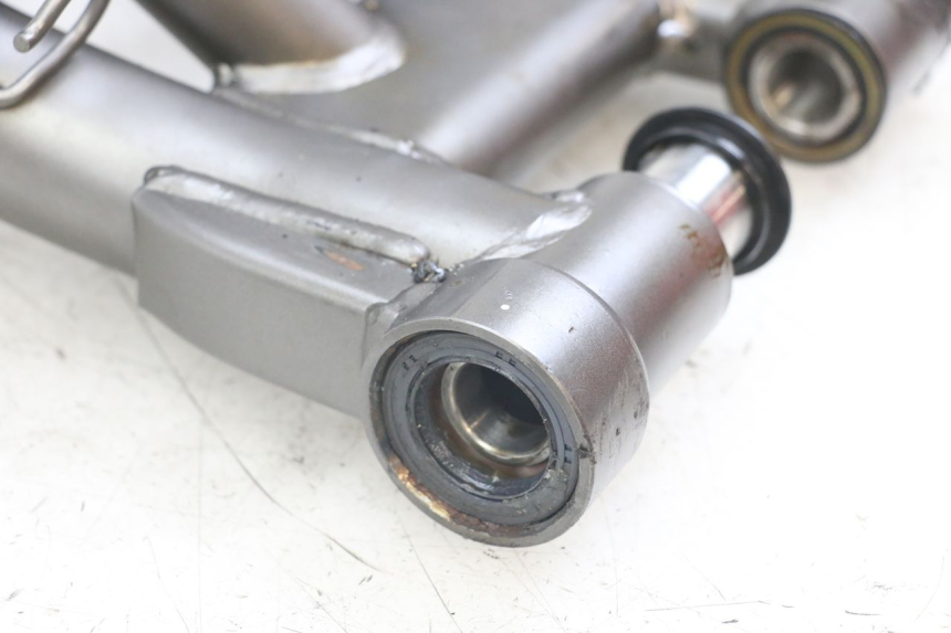 photo de SWING ARM KAWASAKI ER-6 ER6 N 650 (2012 - 2016) - Alternative perspective