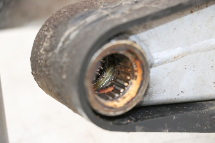 photo de SWING ARM APRILIA ETX 125 (1998 - 2002) - Fixing points details