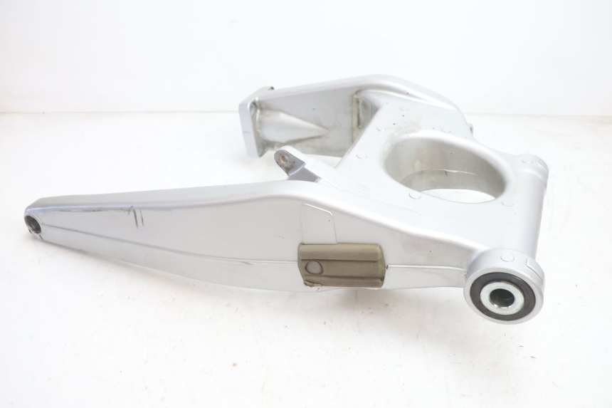 photo de SWING ARM YAMAHA FJR 1300 (2001 - 2005) - Alternative perspective