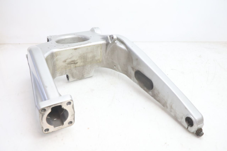 photo de SWING ARM YAMAHA FJR 1300 (2001 - 2005) - Fixing points details
