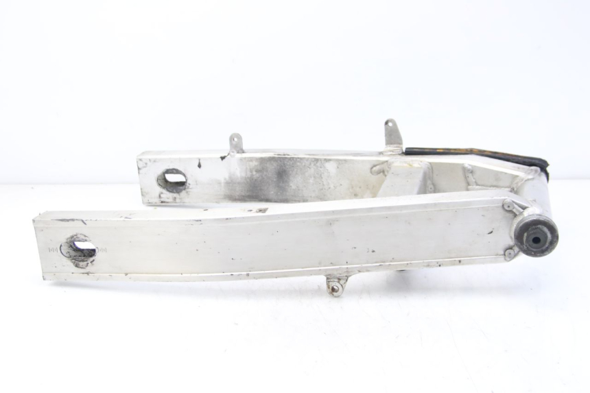 photo de SWINGARM YAMAHA FZS FAZER 600 (2001 - 2003) - Zoom on usage condition