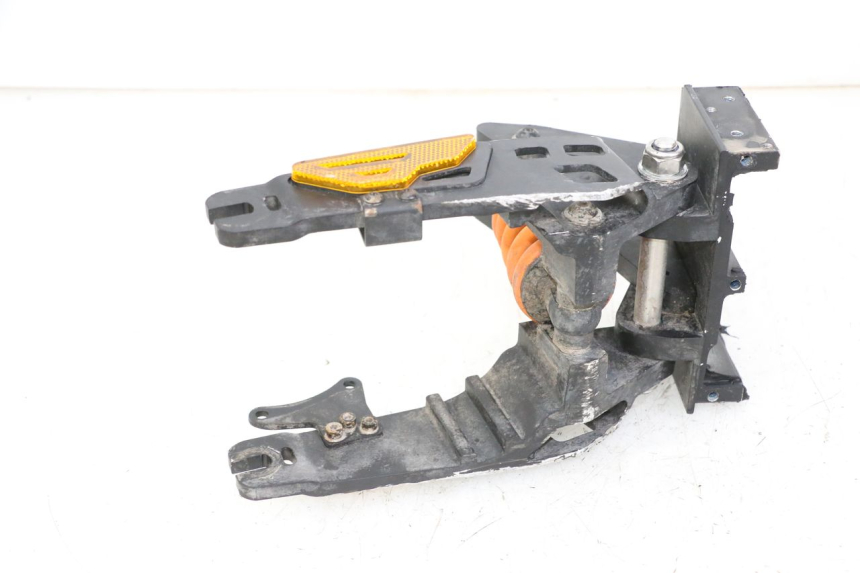 photo de SWINGARM KUKIRIN G2 MASTER 1 - Fixing points details