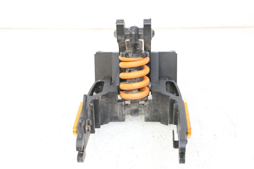 photo de SWINGARM KUKIRIN G2 MASTER 1 - Markings and original references