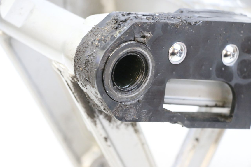 photo de SWING ARM KAWASAKI GPZ RX 1000 (1986 - 1988) - Zoom on usage condition